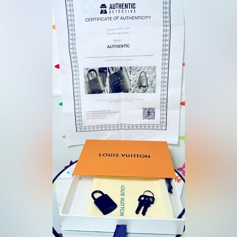 Louis Vuitton 315 Matte Black Padlock & Keys Set w/Certificate of Authenticity